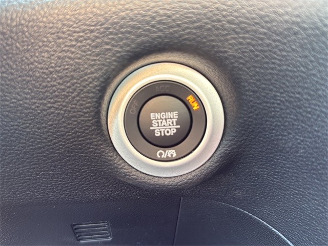 Chrysler Pacifica Vehicle Full-screen Gallery Image 23