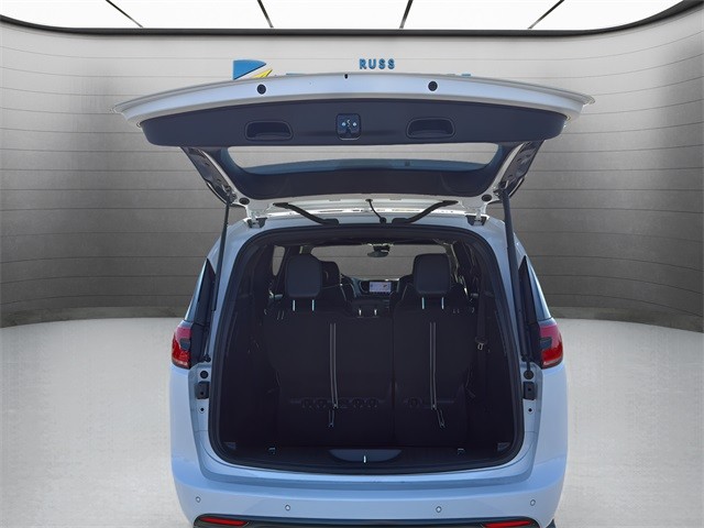 Chrysler Pacifica Vehicle Full-screen Gallery Image 24