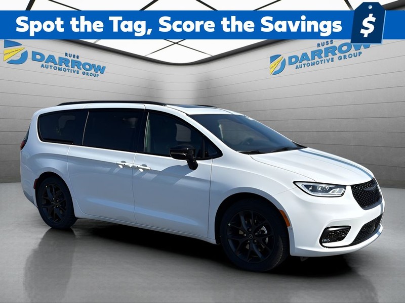 Chrysler Pacifica Vehicle Full-screen Gallery Image 7