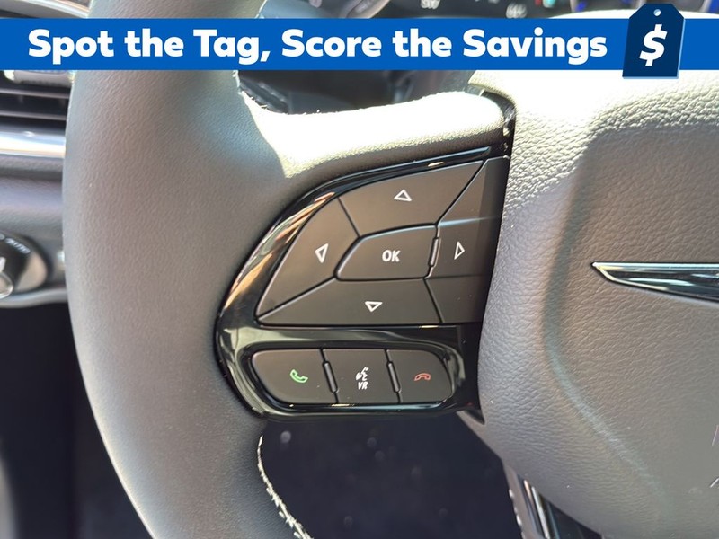 Chrysler Pacifica Vehicle Full-screen Gallery Image 9