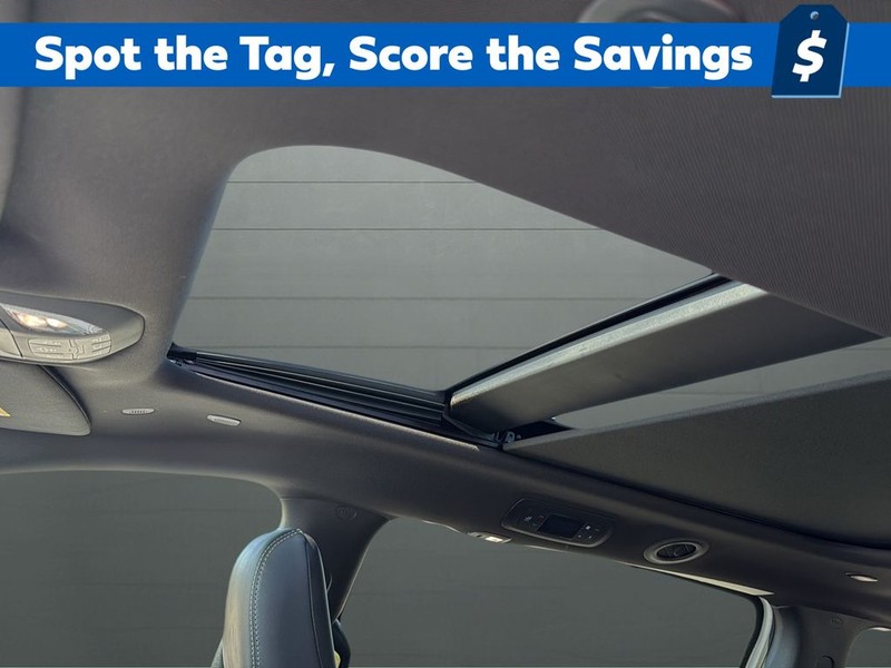 Chrysler Pacifica Vehicle Full-screen Gallery Image 16