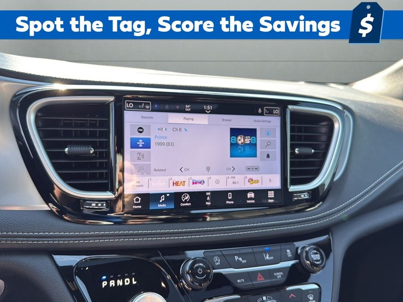 Chrysler Pacifica Vehicle Full-screen Gallery Image 20