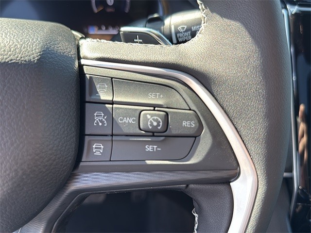 Jeep Grand Cherokee Vehicle Full-screen Gallery Image 19