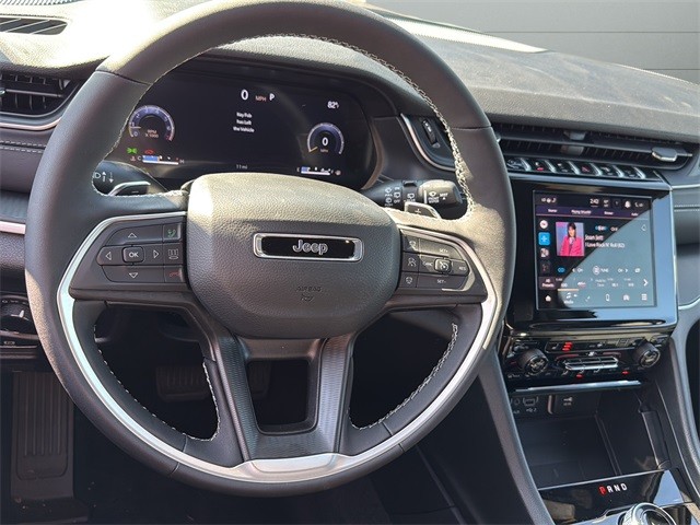 Jeep Grand Cherokee Vehicle Full-screen Gallery Image 27