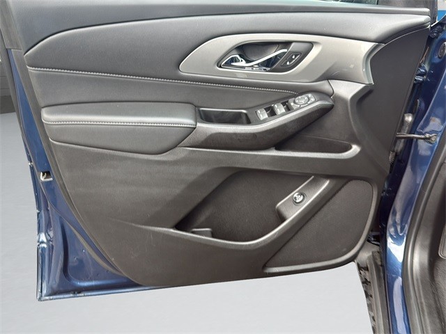 Chevrolet Traverse Vehicle Full-screen Gallery Image 11
