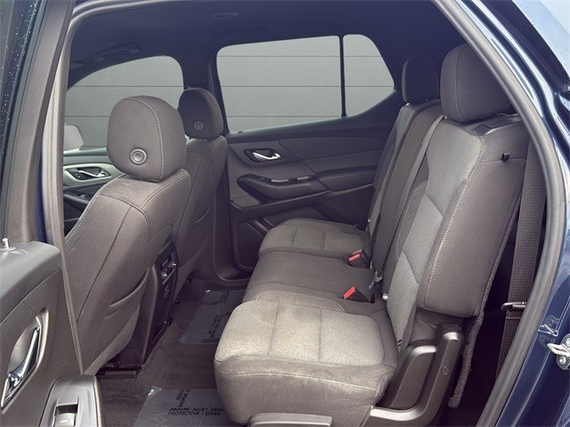 Chevrolet Traverse Vehicle Full-screen Gallery Image 16