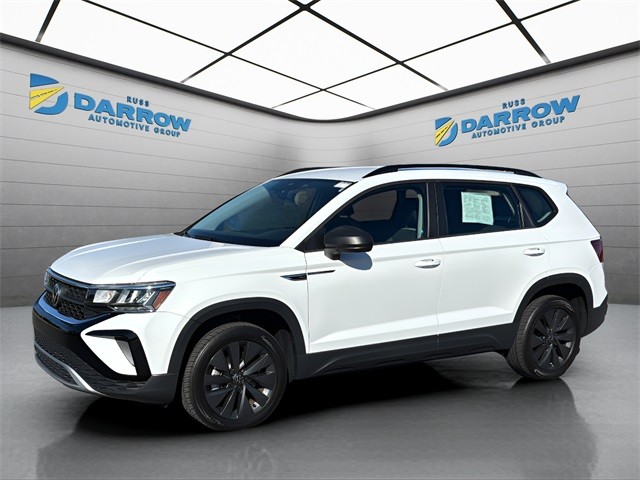 2022 Volkswagen Taos S's photo