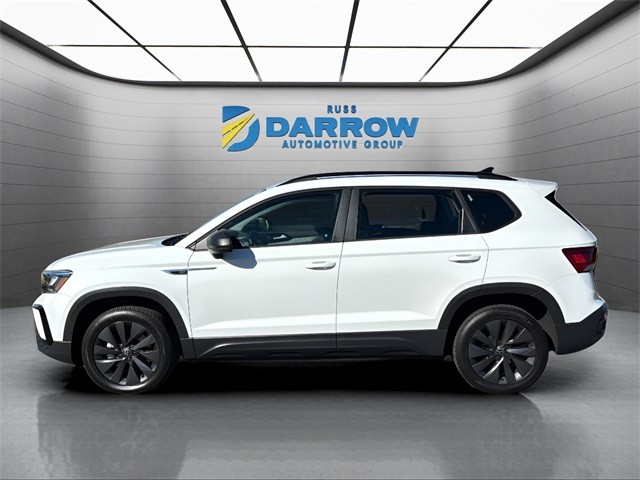 Volkswagen Taos Vehicle Full-screen Gallery Image 2