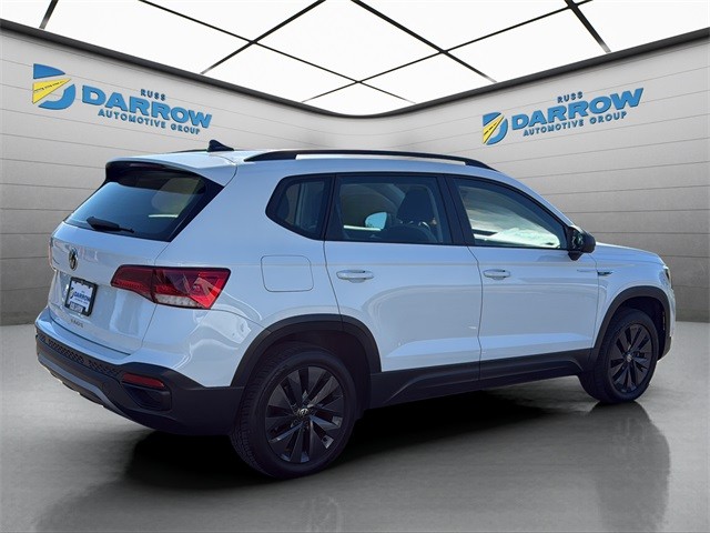 Volkswagen Taos Vehicle Full-screen Gallery Image 5