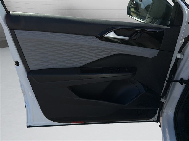 Volkswagen Taos Vehicle Full-screen Gallery Image 11