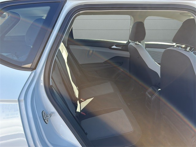 Volkswagen Taos Vehicle Full-screen Gallery Image 14