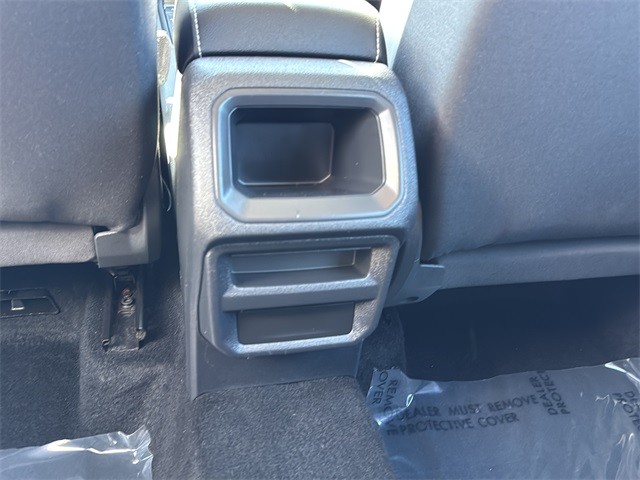 Volkswagen Taos Vehicle Full-screen Gallery Image 17