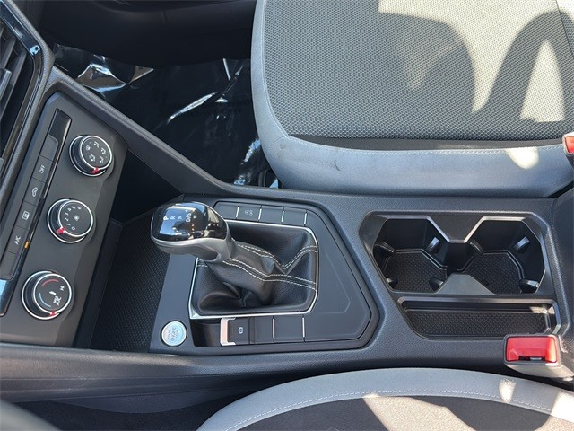 Volkswagen Taos Vehicle Full-screen Gallery Image 20