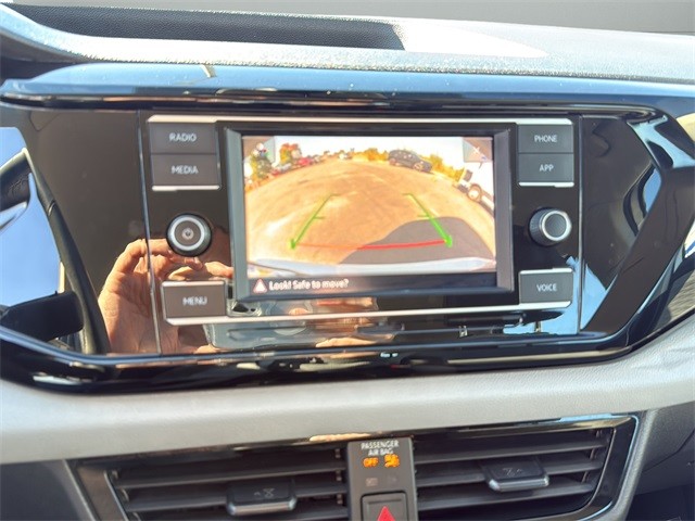 Volkswagen Taos Vehicle Full-screen Gallery Image 23