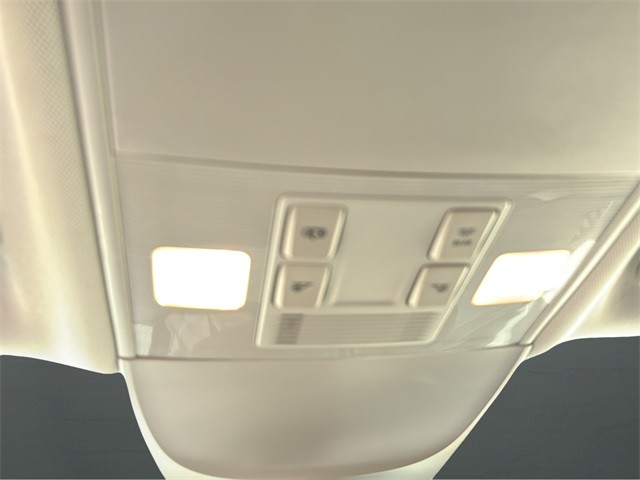 Volkswagen Taos Vehicle Full-screen Gallery Image 24