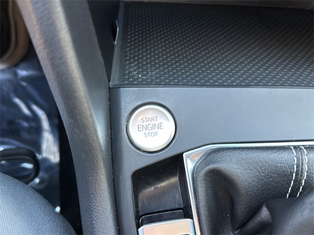 Volkswagen Taos Vehicle Full-screen Gallery Image 25