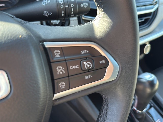 Jeep Compass Vehicle Full-screen Gallery Image 17