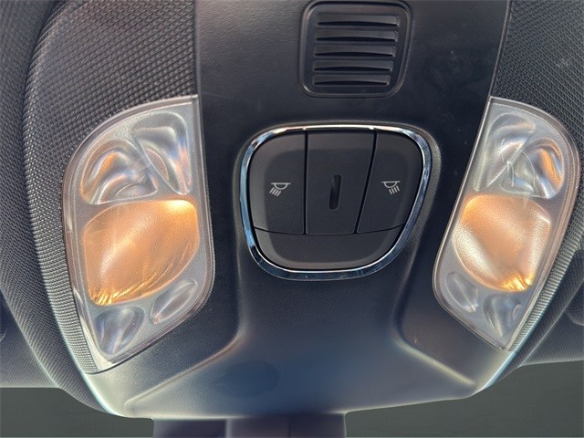 Jeep Compass Vehicle Full-screen Gallery Image 21