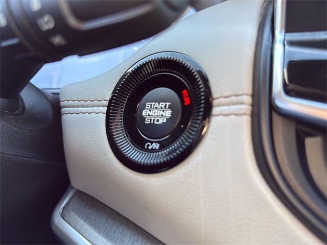 Jeep Compass Vehicle Full-screen Gallery Image 22