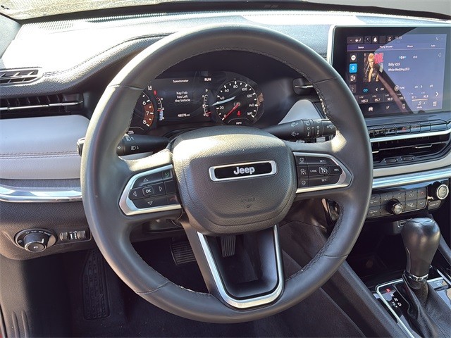 Jeep Compass Vehicle Full-screen Gallery Image 23