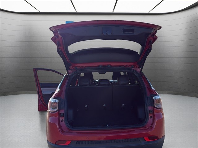 Jeep Compass Vehicle Full-screen Gallery Image 26