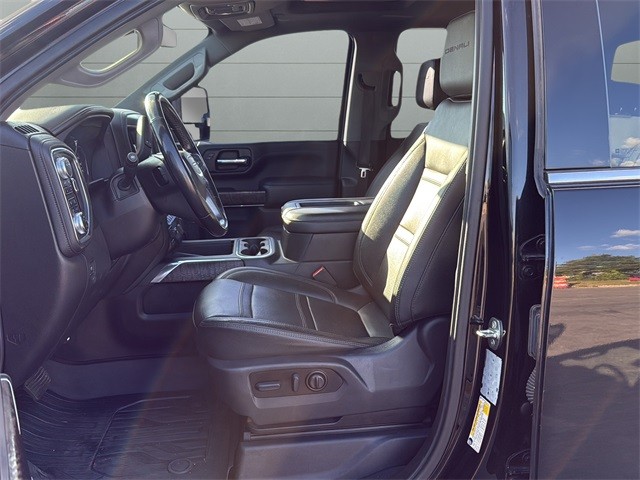 GMC Sierra 2500HD Vehicle Full-screen Gallery Image 10