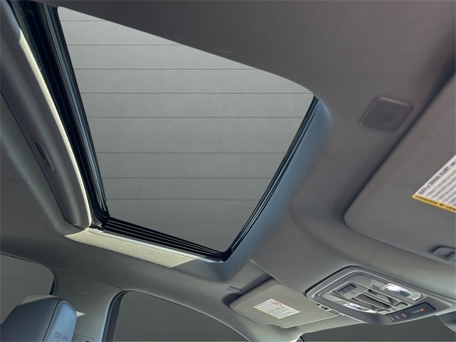 GMC Sierra 2500HD Vehicle Full-screen Gallery Image 16