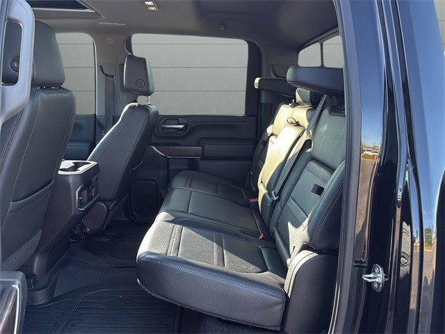 GMC Sierra 2500HD Vehicle Full-screen Gallery Image 17