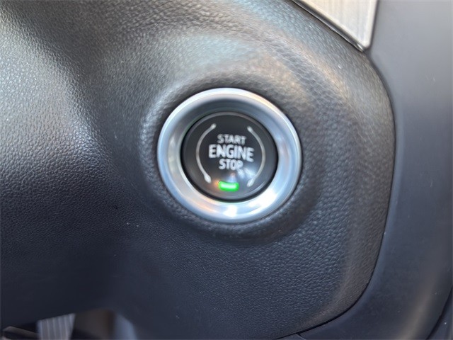 GMC Sierra 2500HD Vehicle Full-screen Gallery Image 23