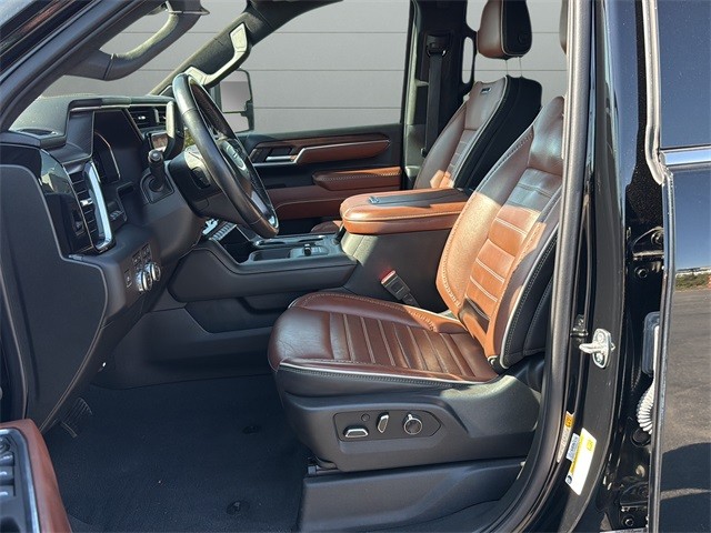 GMC Sierra 2500HD Vehicle Full-screen Gallery Image 10