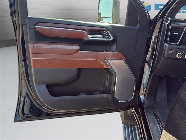 GMC Sierra 2500HD Vehicle Full-screen Gallery Image 11