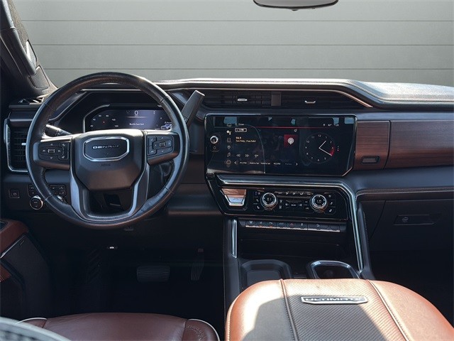 GMC Sierra 2500HD Vehicle Full-screen Gallery Image 12