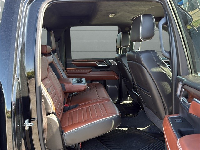 GMC Sierra 2500HD Vehicle Full-screen Gallery Image 14