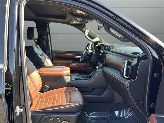 GMC Sierra 2500HD Vehicle Full-screen Gallery Image 15