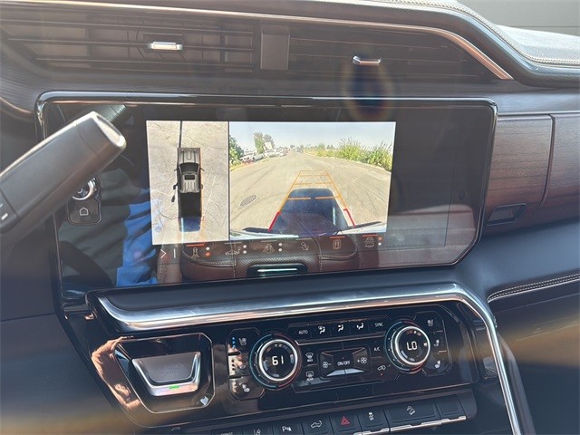 GMC Sierra 2500HD Vehicle Full-screen Gallery Image 22