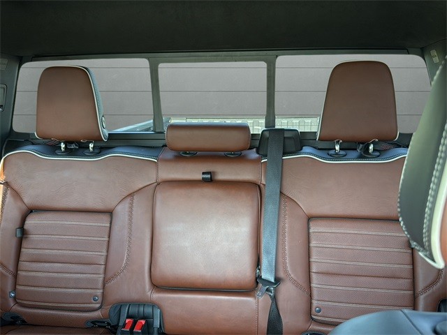 GMC Sierra 2500HD Vehicle Full-screen Gallery Image 27