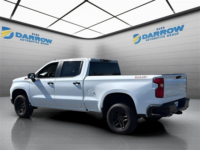 Chevrolet Silverado 1500 Vehicle Full-screen Gallery Image 3