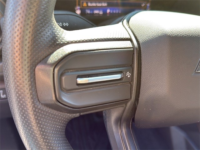 Chevrolet Colorado Vehicle Full-screen Gallery Image 9