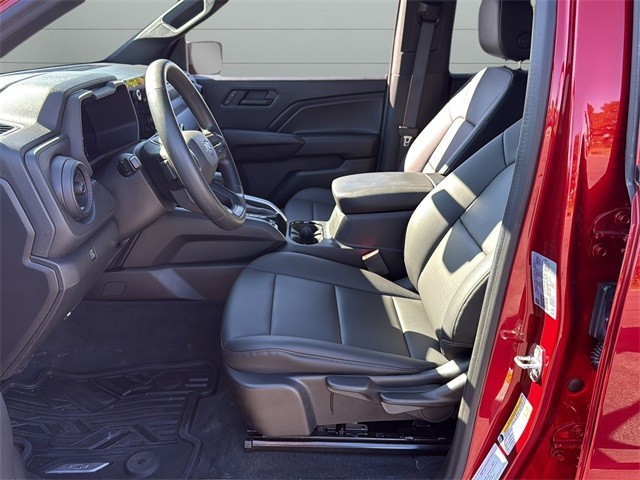 Chevrolet Colorado Vehicle Full-screen Gallery Image 10