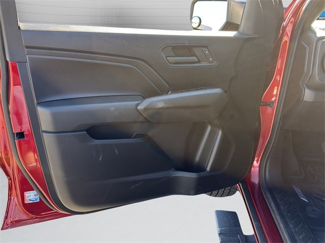 Chevrolet Colorado Vehicle Full-screen Gallery Image 11