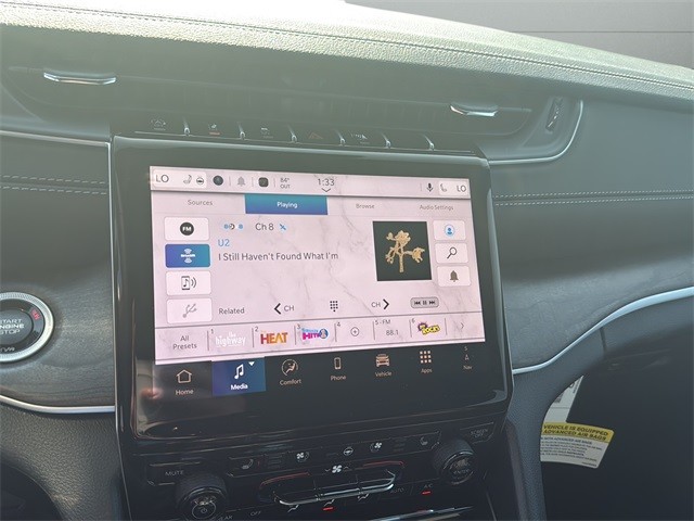 Jeep Grand Cherokee Vehicle Full-screen Gallery Image 22