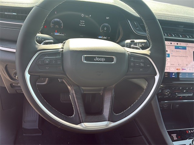 Jeep Grand Cherokee Vehicle Full-screen Gallery Image 27