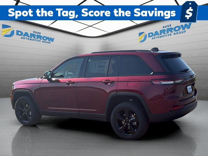 Jeep Grand Cherokee Vehicle Full-screen Gallery Image 3