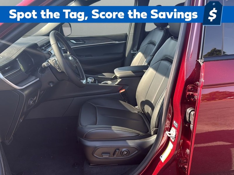 Jeep Grand Cherokee Vehicle Full-screen Gallery Image 10