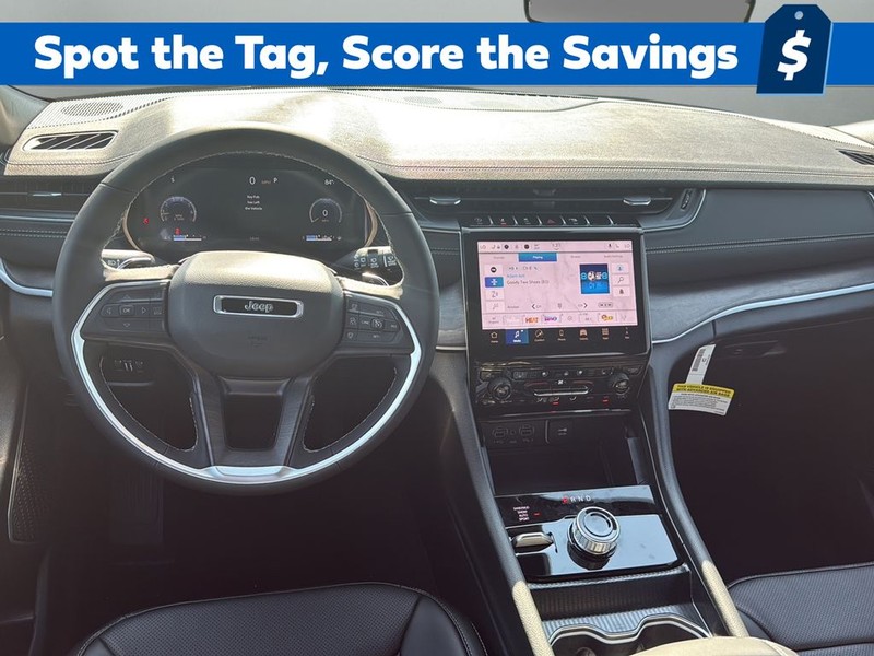 Jeep Grand Cherokee Vehicle Full-screen Gallery Image 12