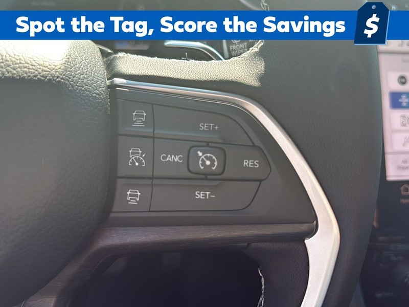 Jeep Grand Cherokee Vehicle Full-screen Gallery Image 19