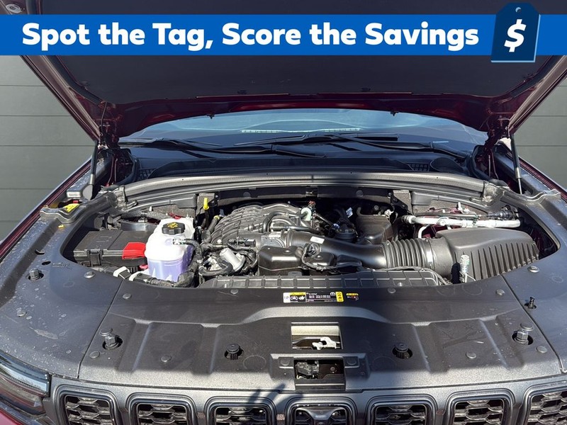 Jeep Grand Cherokee Vehicle Full-screen Gallery Image 20