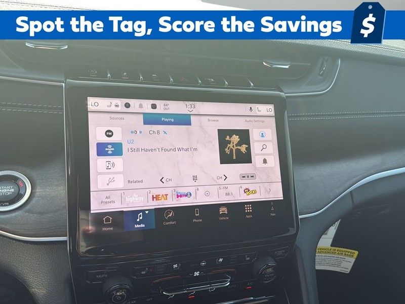 Jeep Grand Cherokee Vehicle Full-screen Gallery Image 22