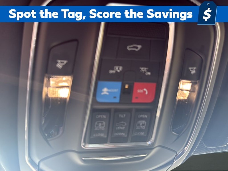 Jeep Grand Cherokee Vehicle Full-screen Gallery Image 24