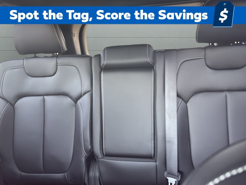 Jeep Grand Cherokee Vehicle Full-screen Gallery Image 28